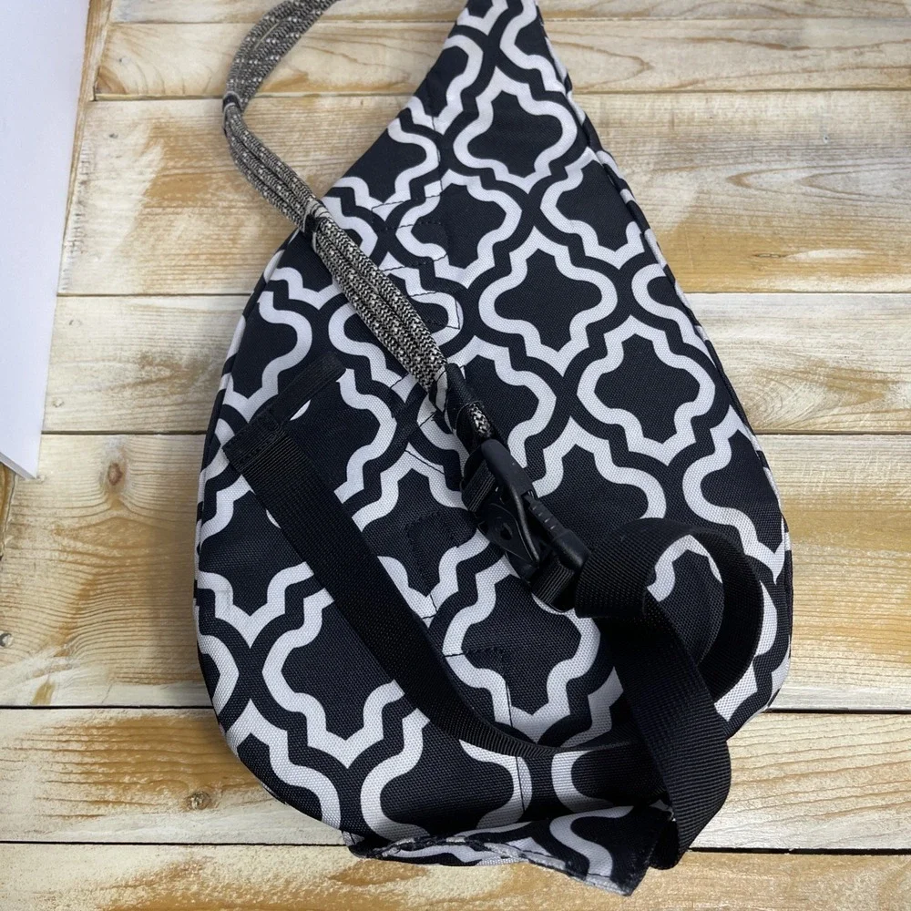 KAVU SLING BACK Black & White‎ Geometric Print Back Rope Canvas